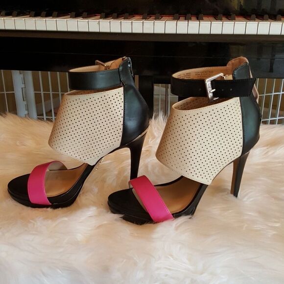 🌸💐🌺JUICY COUTURE MULTI-COLORED PLATFORMS - Picture 4 of 5